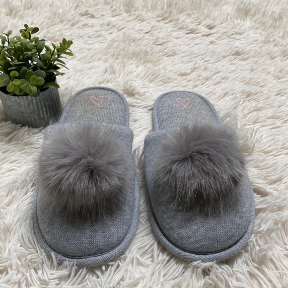 🎉HP🎉 Victoria’s Secret Pompom Slippers 💗 Gray - Picture 3 of 12